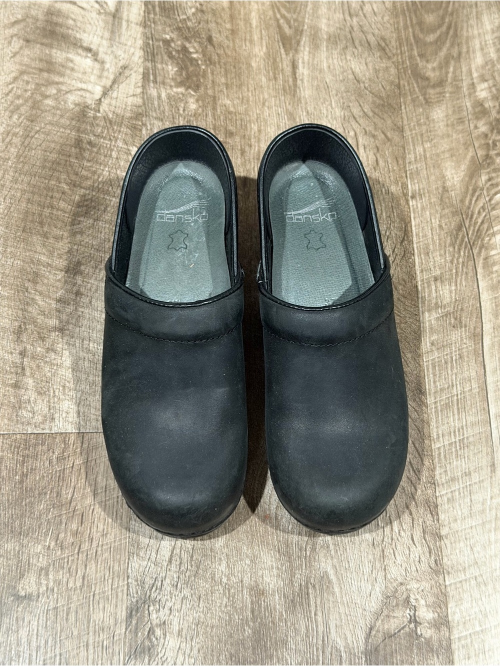 Dansko Clogs Womens EU 37 Black Oiled Leather Nursing slip resistant